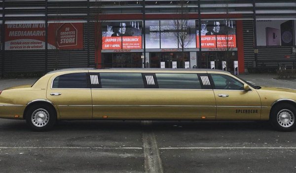 gouden-limousine-huren